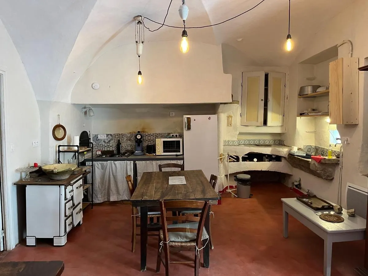 Apartment Logement Atypique Tout En Pierre La Coucourde France