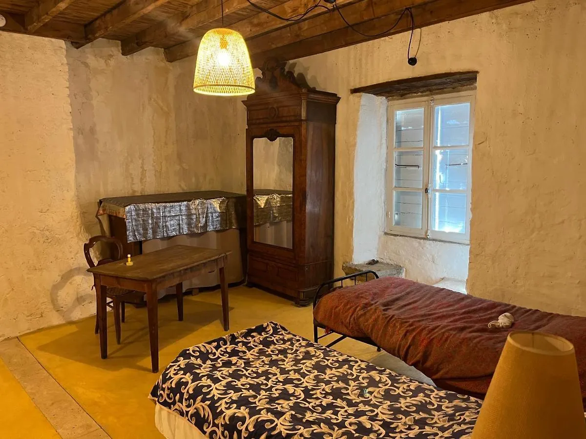 Apartment Logement Atypique Tout En Pierre La Coucourde